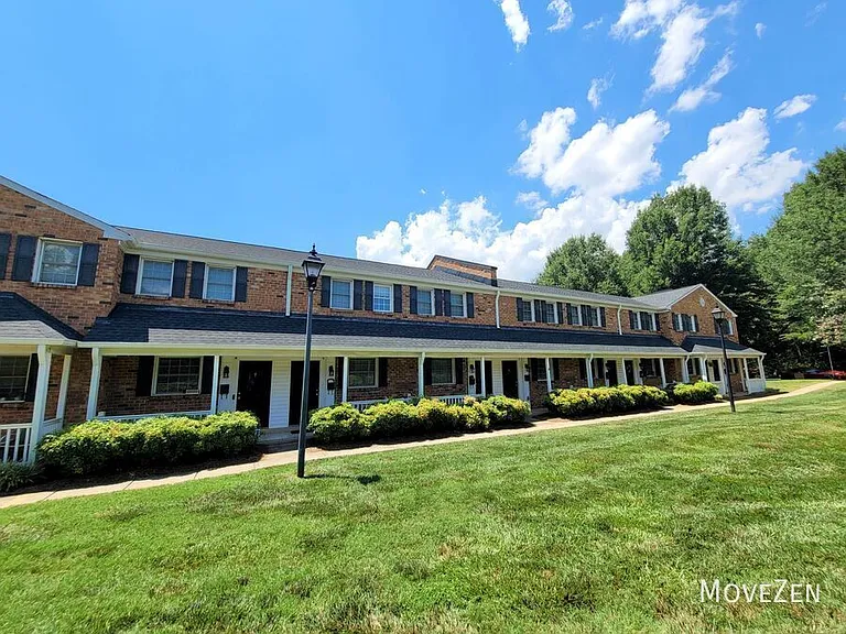 1336 Green Oaks Ln #E — Photo 13