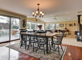 752 SW Barrington Dr, Oak Harbor, WA 98277