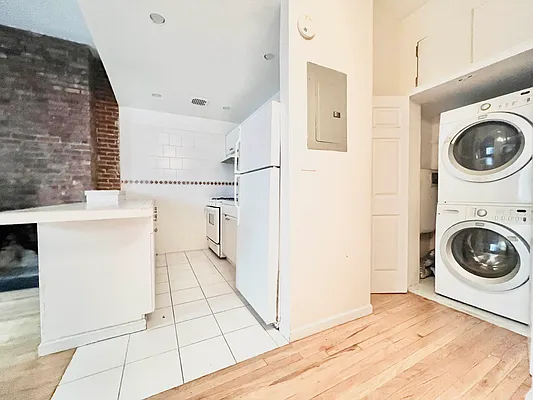 Rented by Bond New York | media 3