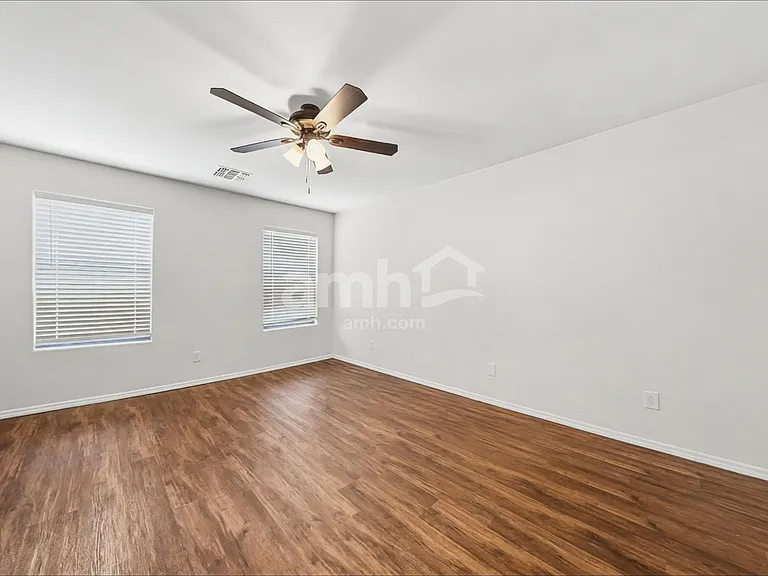 17238 W Maui Ln — Photo 9