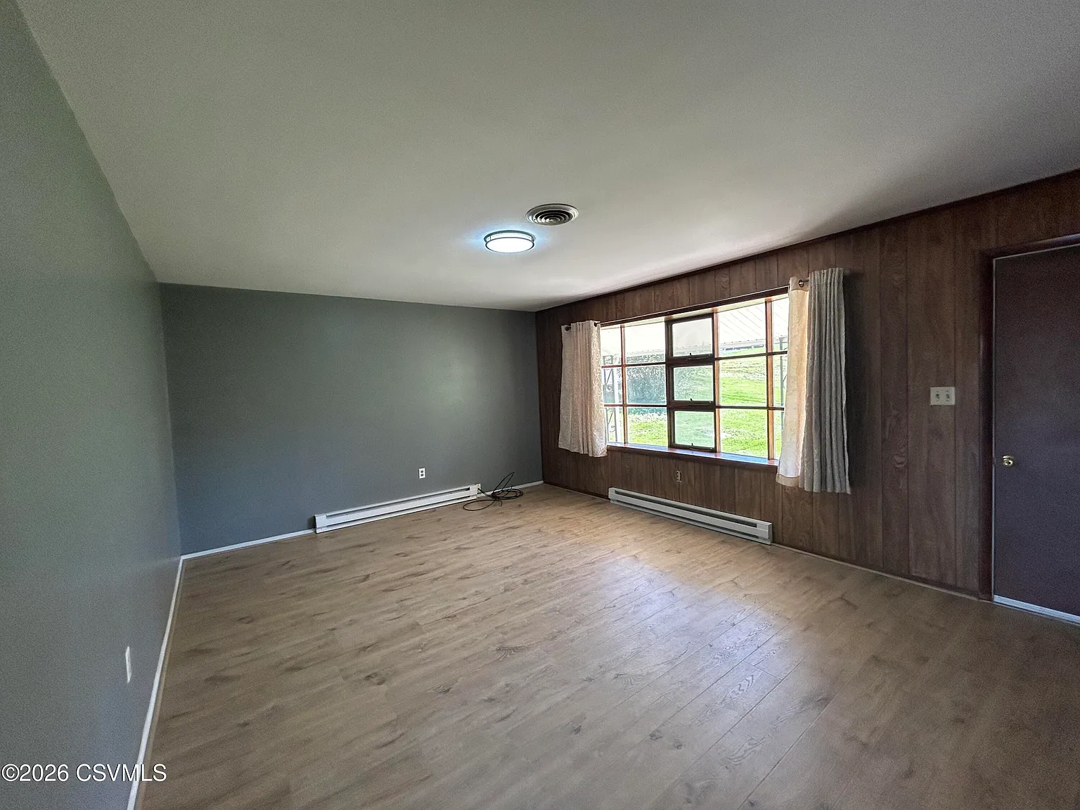 5 bed, 737 sqft, $1,950 — Photo 3