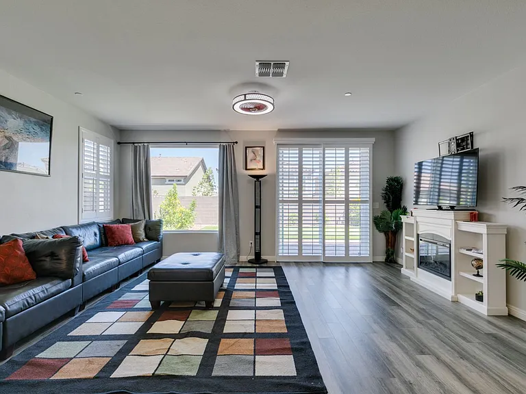 3496 Calentina Ave — Photo 13