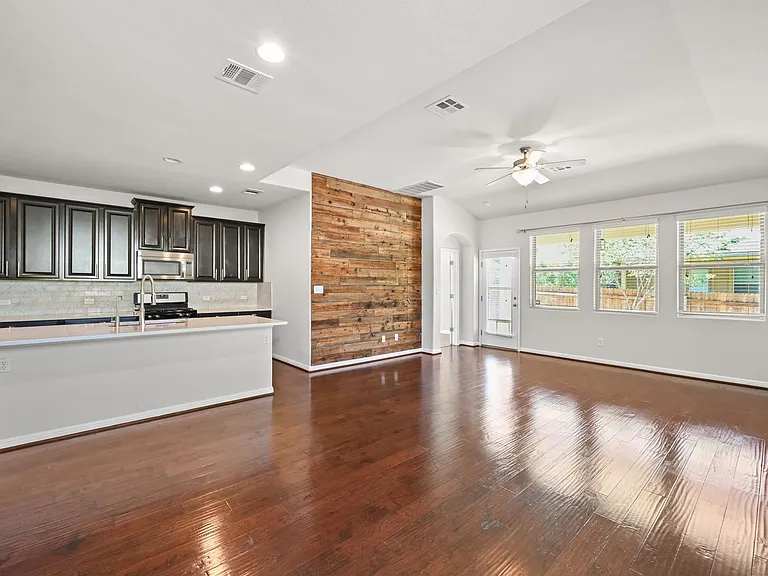 351 Wincliff Dr — Photo 6