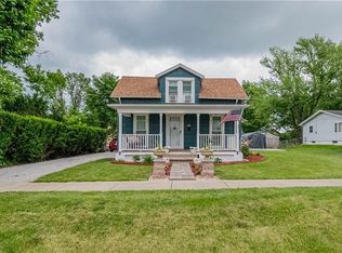 114 S Oak St, Maroa, IL 61756