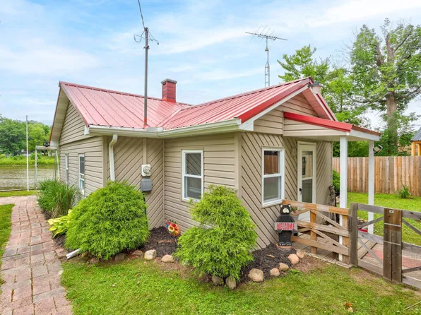 625 E Sun Oil Rd, Gladwin, MI 48624