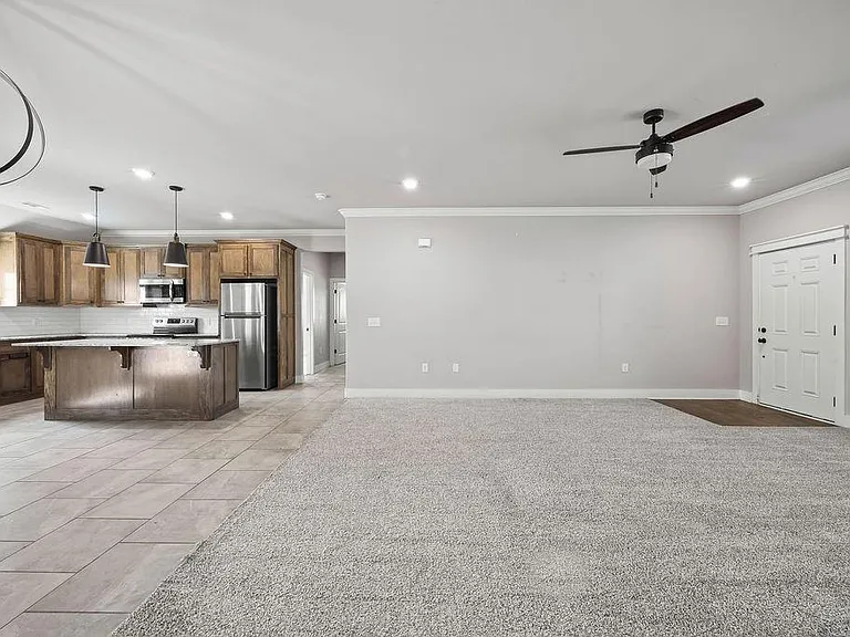 1052 Hampton St — Photo 2