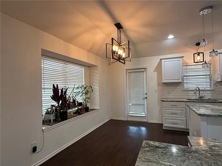 7822 Fox Dr — Photo 11