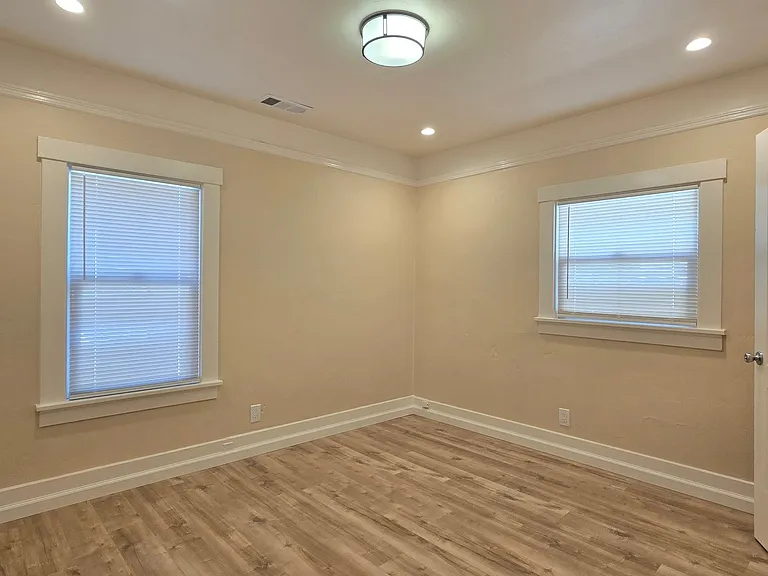 450 S Shoreline Blvd — Photo 7