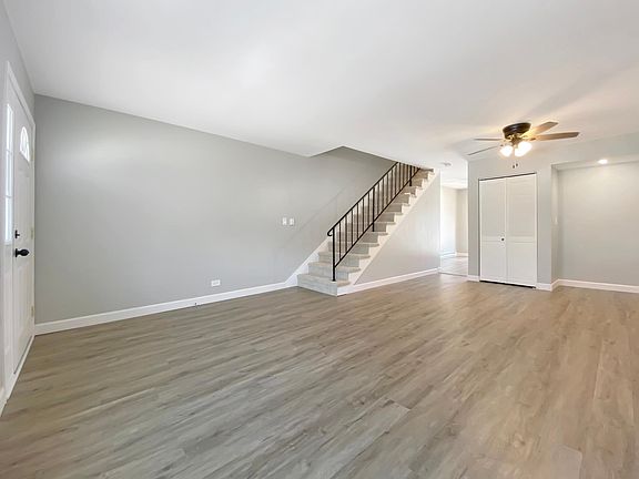 5th image of 33615 N Evergreen Dr