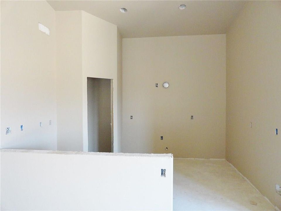 2nd image of 6019 Silver Park Ave