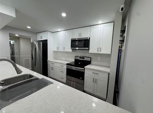 7081 Environ Blvd APT 140, Lauderhill, FL 33319