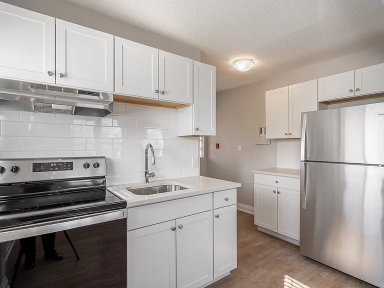 81 Gibson Ave #5 — Photo 3