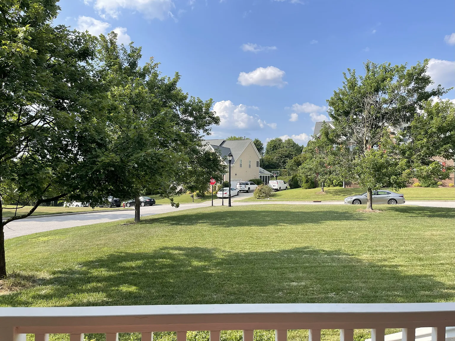5 bed, 4.5 bath, 4718 sqft, $4,800 — Photo 3