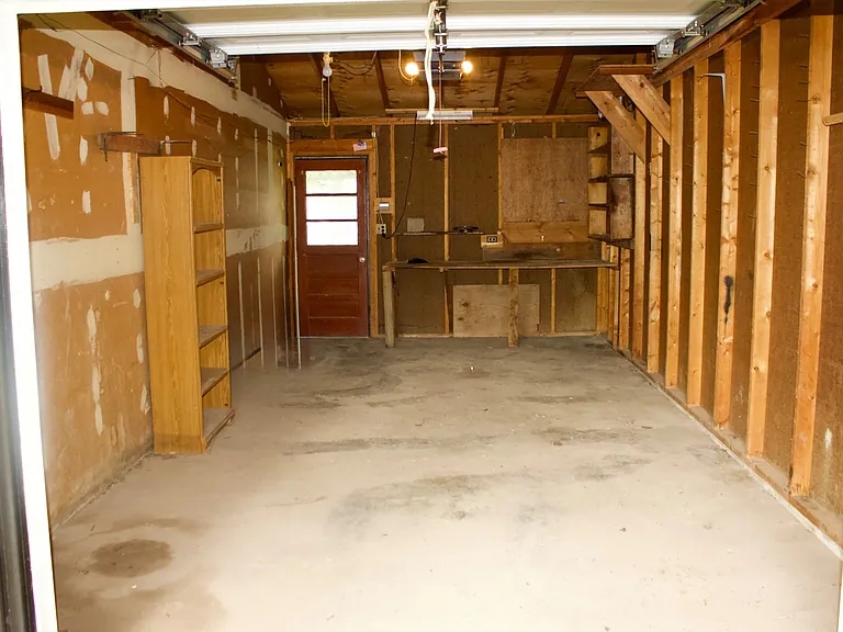 202 Beau Maye Ave — Photo 2