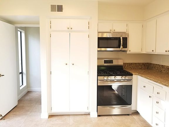 2nd image of 637 N Shadow Lake Dr