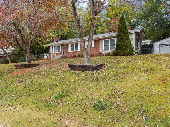 2 Abelia Dr, Greenville, SC 29617