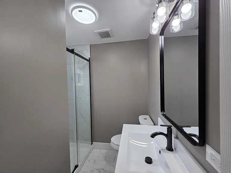 2818 S Lowe Ave #RBD — Photo 3