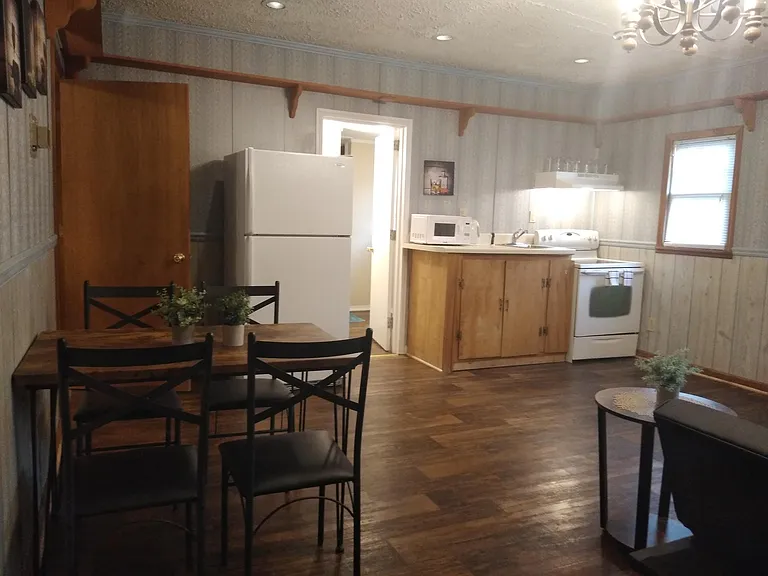 122 Burns St — Photo 7