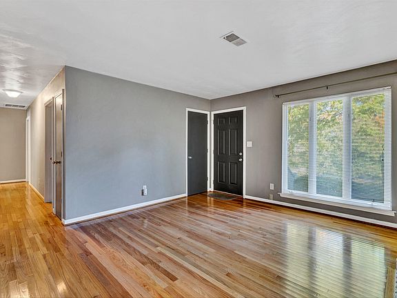 3rd image of 518 Hillview Dr