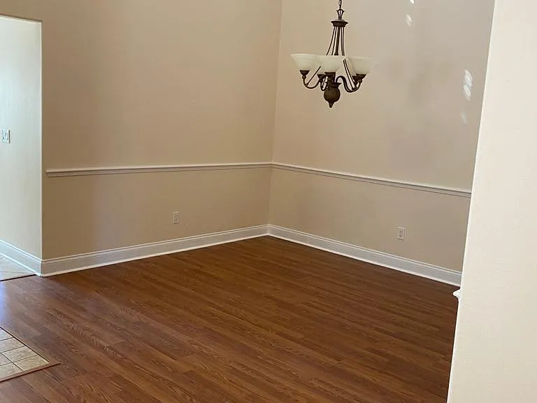 7161 Regina Way — Photo 9