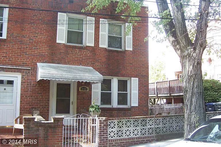 2433 18th Pl SE photo 1