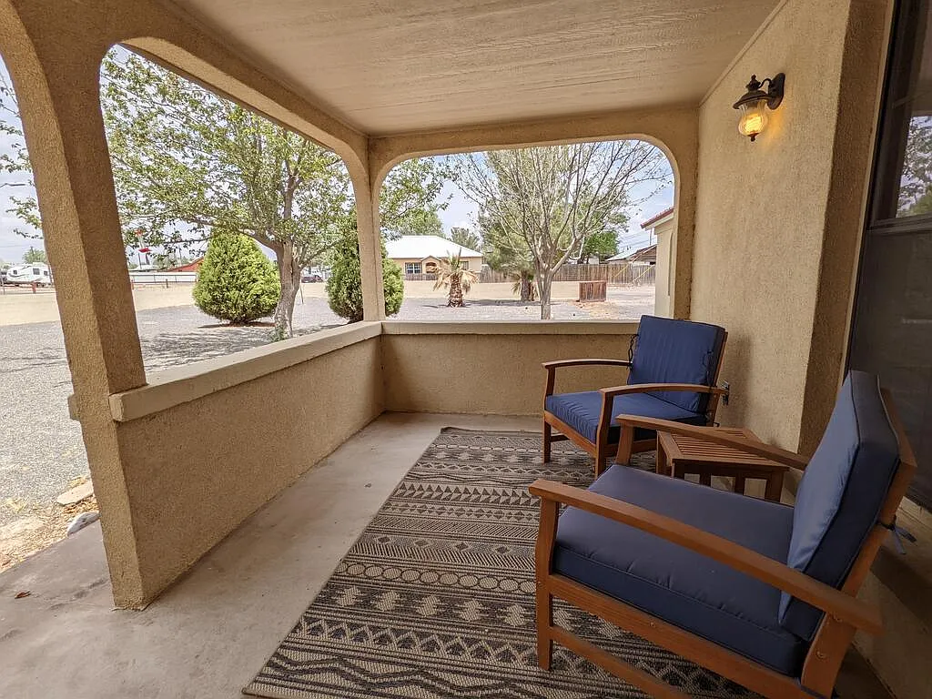 2 bed, 2.0 bath, 1246 sqft, $2,300 — Photo 2