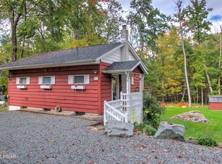 101 Lake Shore Rd, Tafton, PA 18464