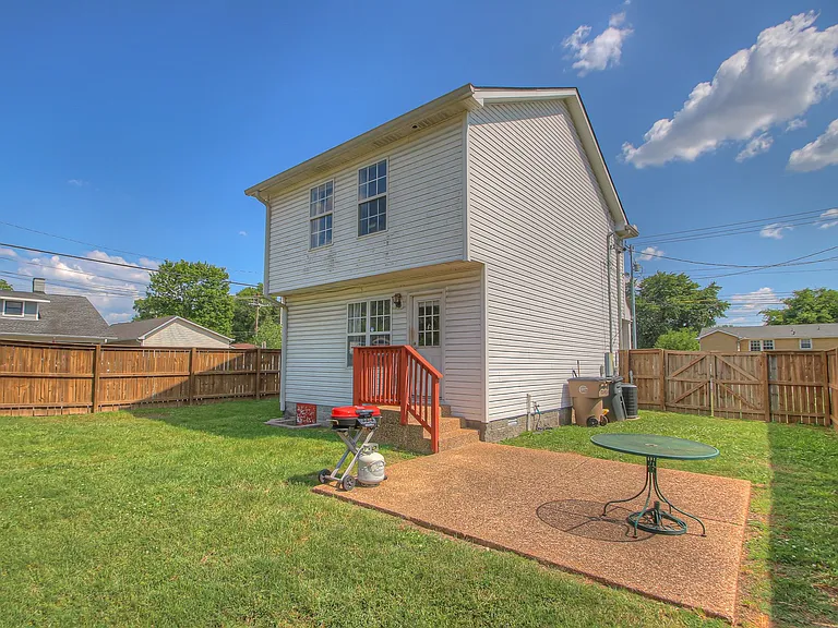 111 Cleveland St — Photo 33