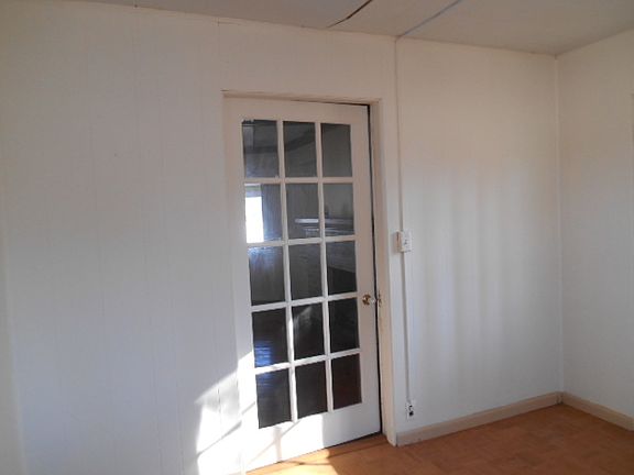 4th image of 11 Carrie Ln