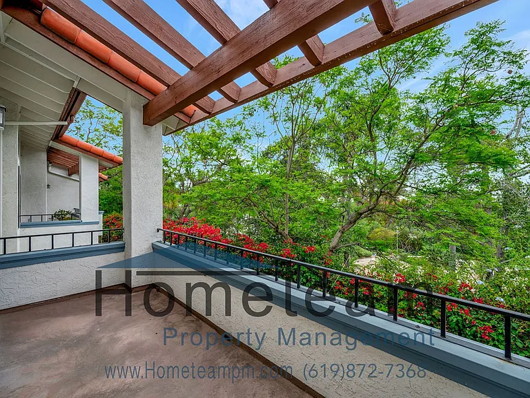 1526 Apache Dr #C — Photo 2
