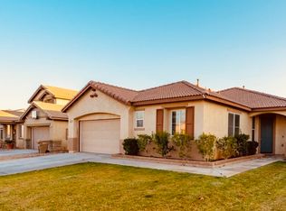 13829 Truman St, Oak Hills, CA 92344