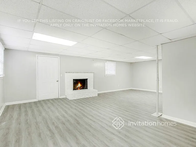 7280 Hollyhock Dr — Photo 2