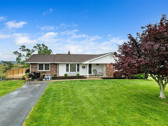 3rd image of 5739 Ridgewood Pl