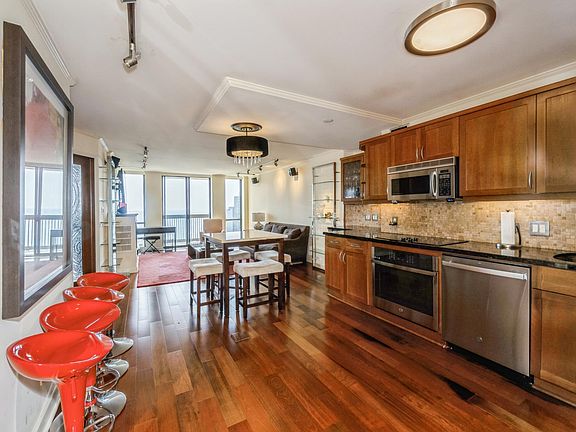 4th image of 1660 N Lasalle St #3705