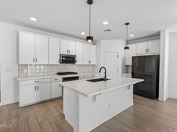 3rd image of 17438 W CHARTER OAK Road