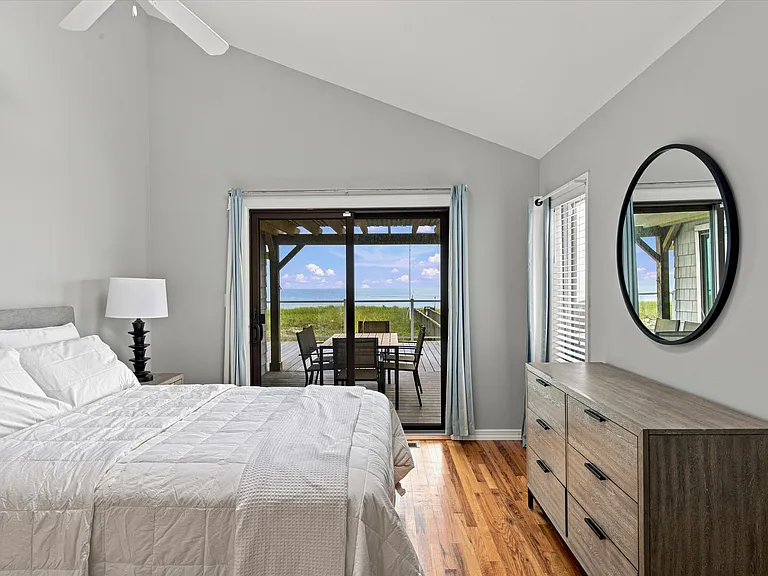 717 Dune Rd — Photo 12
