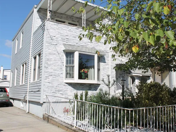 137-14 233rd Street, Laurelton, NY 11413