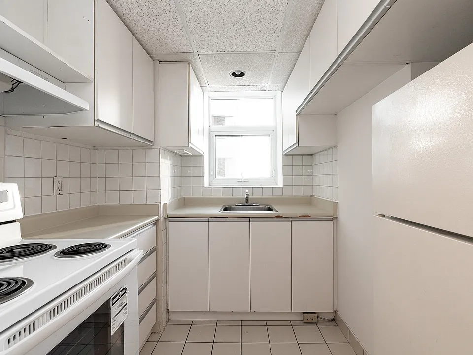 49 Saint Clair Ave W