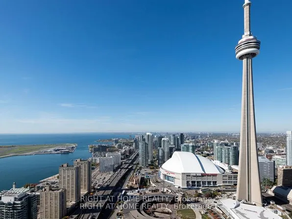 12 York St #4906, Toronto, ON M5J 0A9