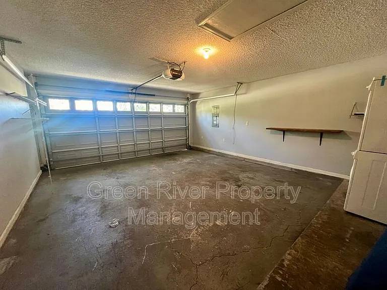 13140 Staffordshire Dr S — Photo 35
