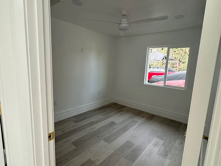 10449 Memory Park Ave — Photo 5