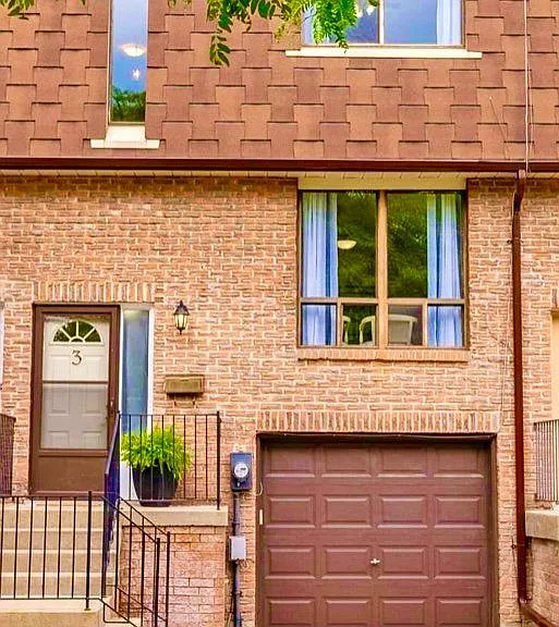 350 Camelot Ct #3 — Photo 3