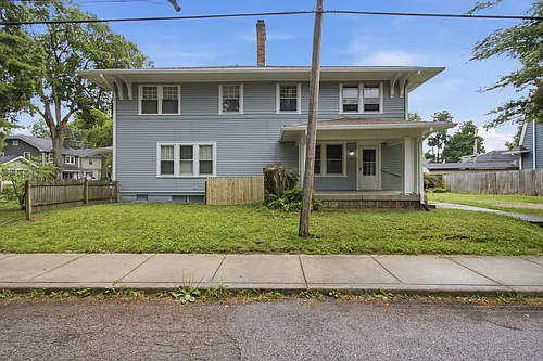 825 E 36th St Photo 1