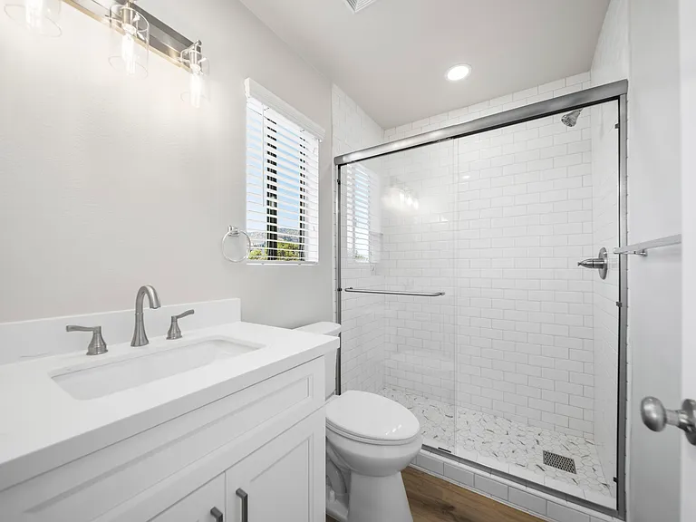 541 N 6th St #F — Photo 12