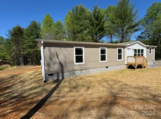 37 Tupper Ln, Hendersonville, NC 28792