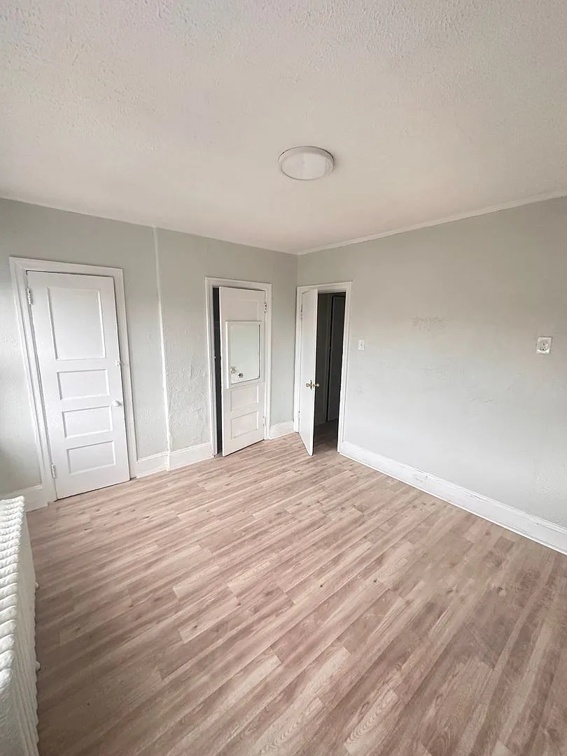 4950 Walnut Street — Photo 1