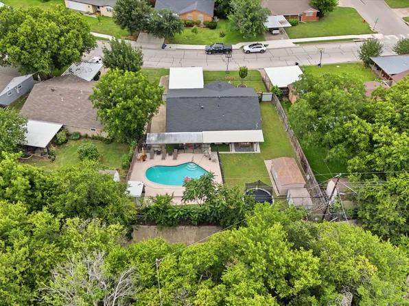 520 Thompson Dr, Saginaw, TX 76179