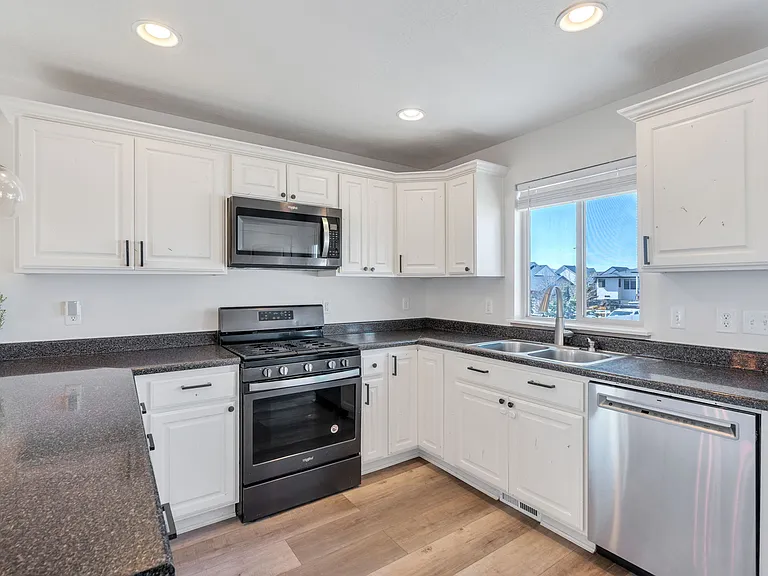 1364 S 500th St W — Photo 5