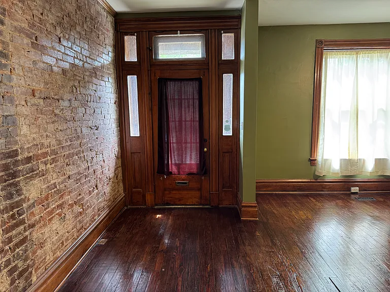 2919 Virginia Ave — Photo 2