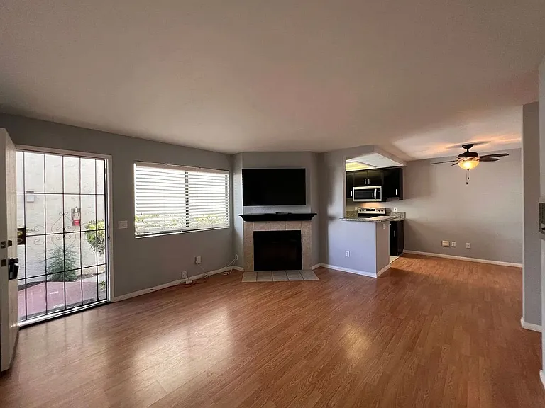 1654 Oliver Ave #5 — Photo 2